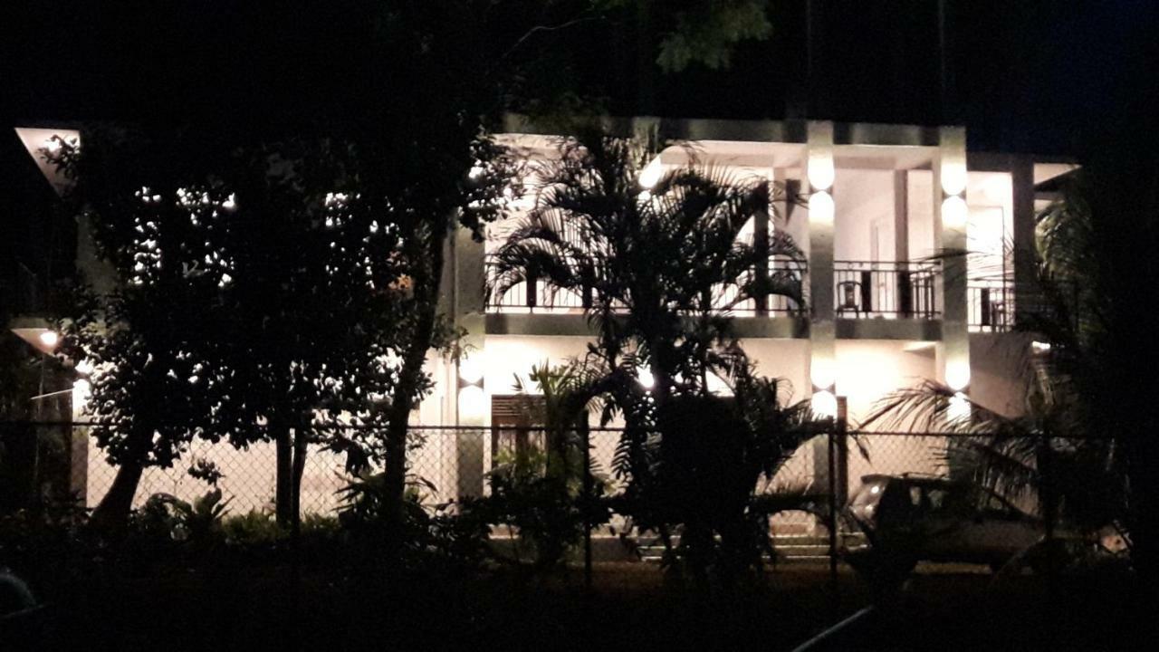 Risenlak Holiday Resort Polonnaruwa Eksteriør billede
